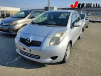 Toyota VITZ лот № 1043 оценка R  с аукциона в Японии 3