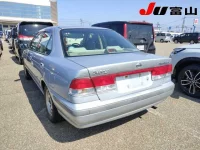 Nissan SUNNY лот № 1038 оценка 3  с аукциона в Японии 1