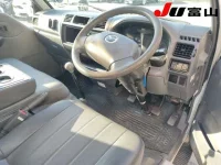 Mazda BONGO VAN лот № 1042 оценка 3  с аукциона в Японии 5