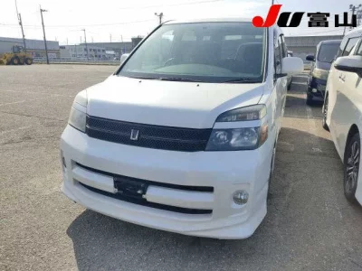 Toyota VOXY  с аукциона в Японии