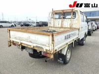 Toyota HIACE TRUCK лот № 7008 оценка 3  с аукциона в Японии 4