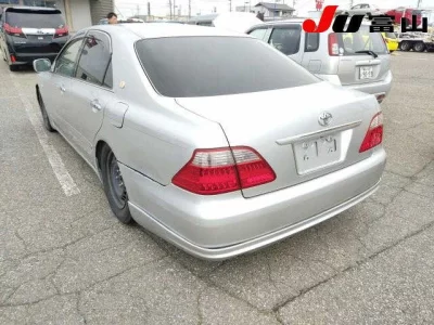 Toyota CROWN  с аукциона в Японии