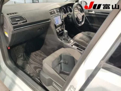 Volkswagen Golf  с аукциона в Японии