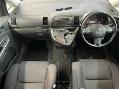 Toyota WISH  с аукциона в Японии