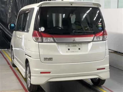 Mitsubishi DELICA D2