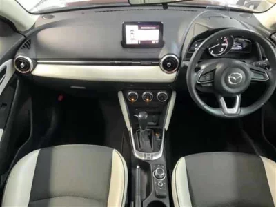 Mazda DEMIO  с аукциона в Японии