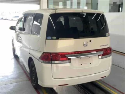 Honda STEP WAGON  с аукциона в Японии