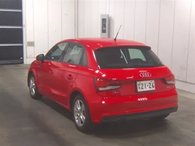 Audi A1  с аукциона в Японии