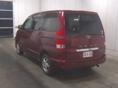 Toyota NOAH  с аукциона в Японии