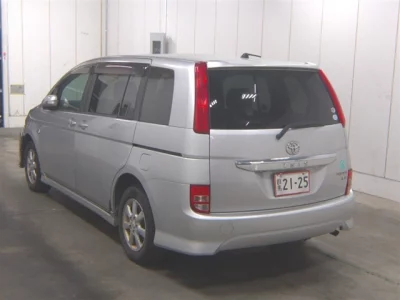 Toyota ISIS
