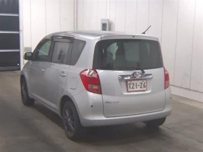 Toyota RACTIS  с аукциона в Японии