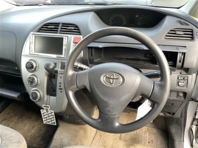 Toyota RACTIS  с аукциона в Японии