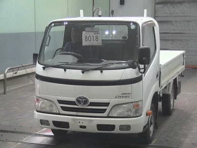 Toyota DYNA  с аукциона в Японии