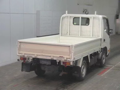 Toyota DYNA  с аукциона в Японии