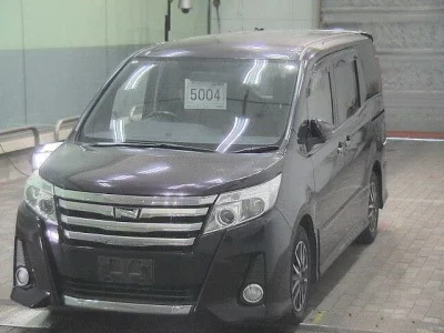 Toyota NOAH  с аукциона в Японии