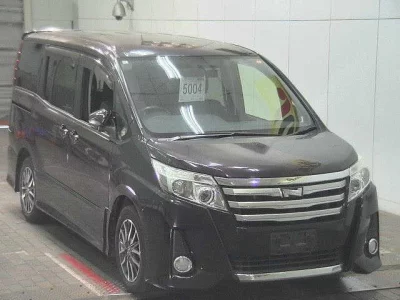 Toyota NOAH  с аукциона в Японии