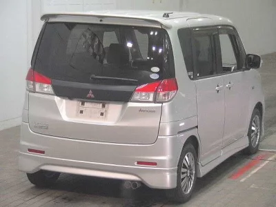 Mitsubishi DELICA D2