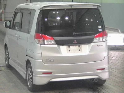 Mitsubishi DELICA D2
