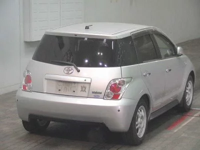 Toyota IST