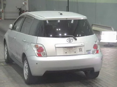 Toyota IST
