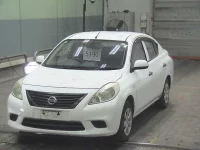 Nissan LATIO лот № 5190 оценка 4  с аукциона в Японии 2