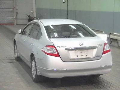 Nissan TEANA
