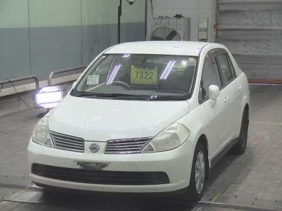 Nissan TIIDA LATIO  с аукциона в Японии