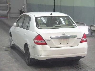 Nissan TIIDA LATIO  с аукциона в Японии