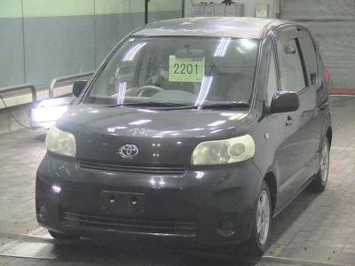 Toyota PORTE  с аукциона в Японии