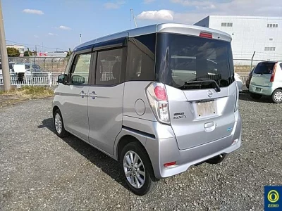 Nissan DAYZ ROOX  с аукциона в Японии