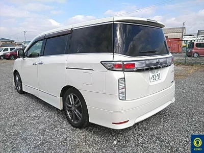Nissan ELGRAND  с аукциона в Японии