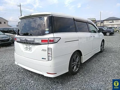 Nissan ELGRAND  с аукциона в Японии