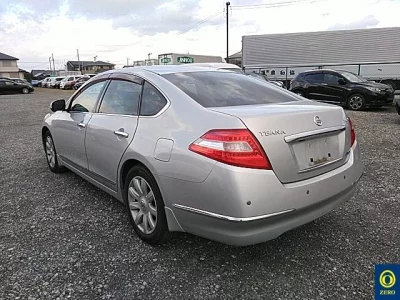 Nissan TEANA  с аукциона в Японии