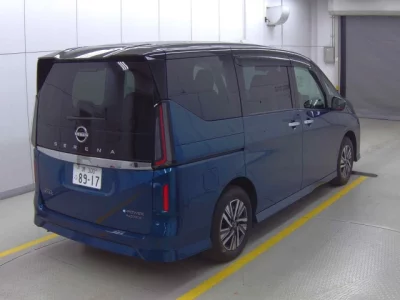 Nissan SERENA  с аукциона в Японии