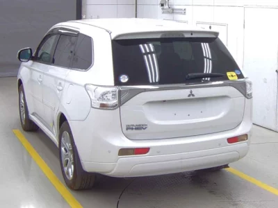 Mitsubishi OUTLANDER PHEV