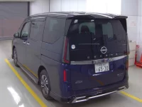 Nissan SERENA лот № 1040 оценка 5  с аукциона в Японии 1