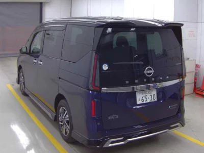 Nissan SERENA  с аукциона в Японии