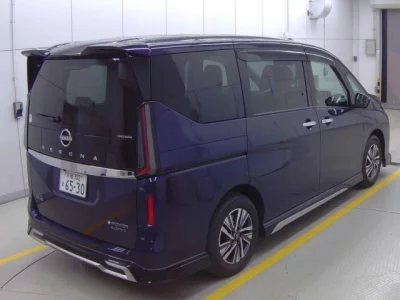 Nissan SERENA  с аукциона в Японии