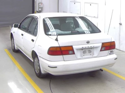Nissan SUNNY  с аукциона в Японии