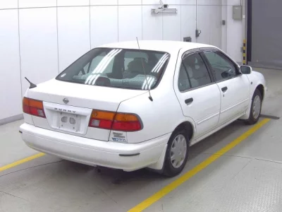 Nissan SUNNY  с аукциона в Японии