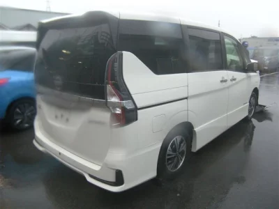 Nissan SERENA  с аукциона в Японии