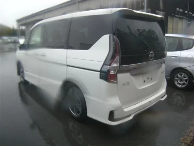 Nissan SERENA  с аукциона в Японии