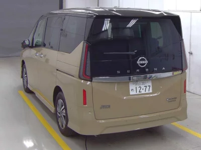 Nissan SERENA  с аукциона в Японии