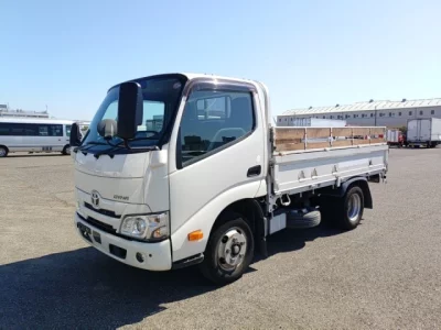 Toyota DYNA  с аукциона в Японии