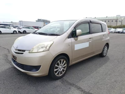 Toyota PASSO SETTE  с аукциона в Японии