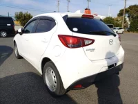 Mazda DEMIO лот № 16903 оценка 4  с аукциона в Японии 4