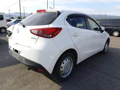 Mazda DEMIO  с аукциона в Японии