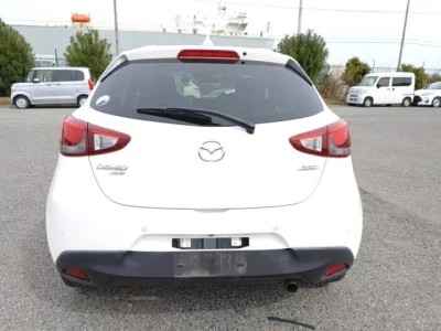 Mazda DEMIO  с аукциона в Японии