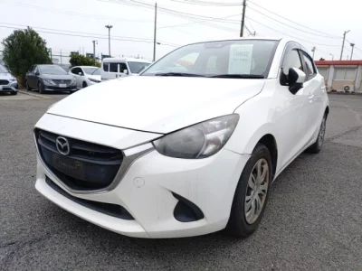 Mazda DEMIO  с аукциона в Японии