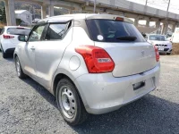 Suzuki SWIFT лот № 12894 оценка 3.5  с аукциона в Японии 4